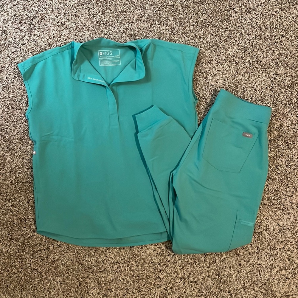 FIGS XS scrub set